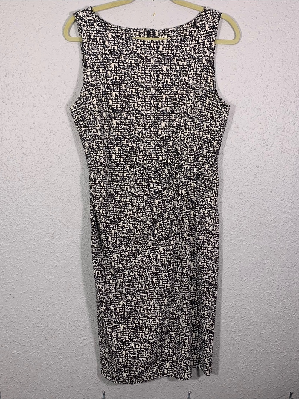 Ann Taylor Sleeveless Ruched Waist Stretch Knit Black & Ivory Print Dress sz 10